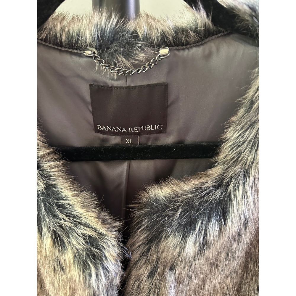 Banana Republic Womens Faux Fur Vest XL Gray Brown Open Front Chain Detail - Picture 3 of 9